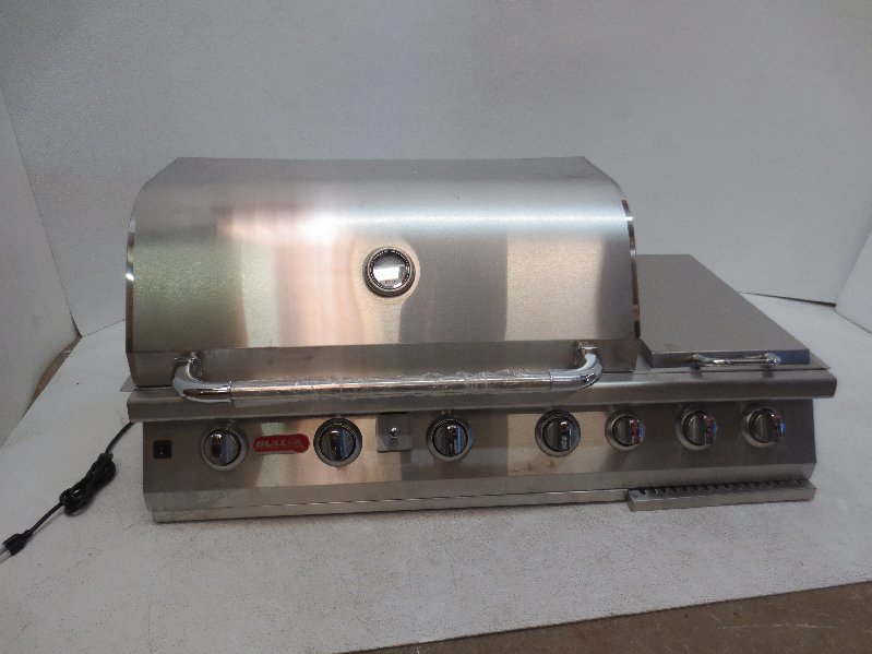 Bull Premium 7-Burner Built-In Propane Gas Grill